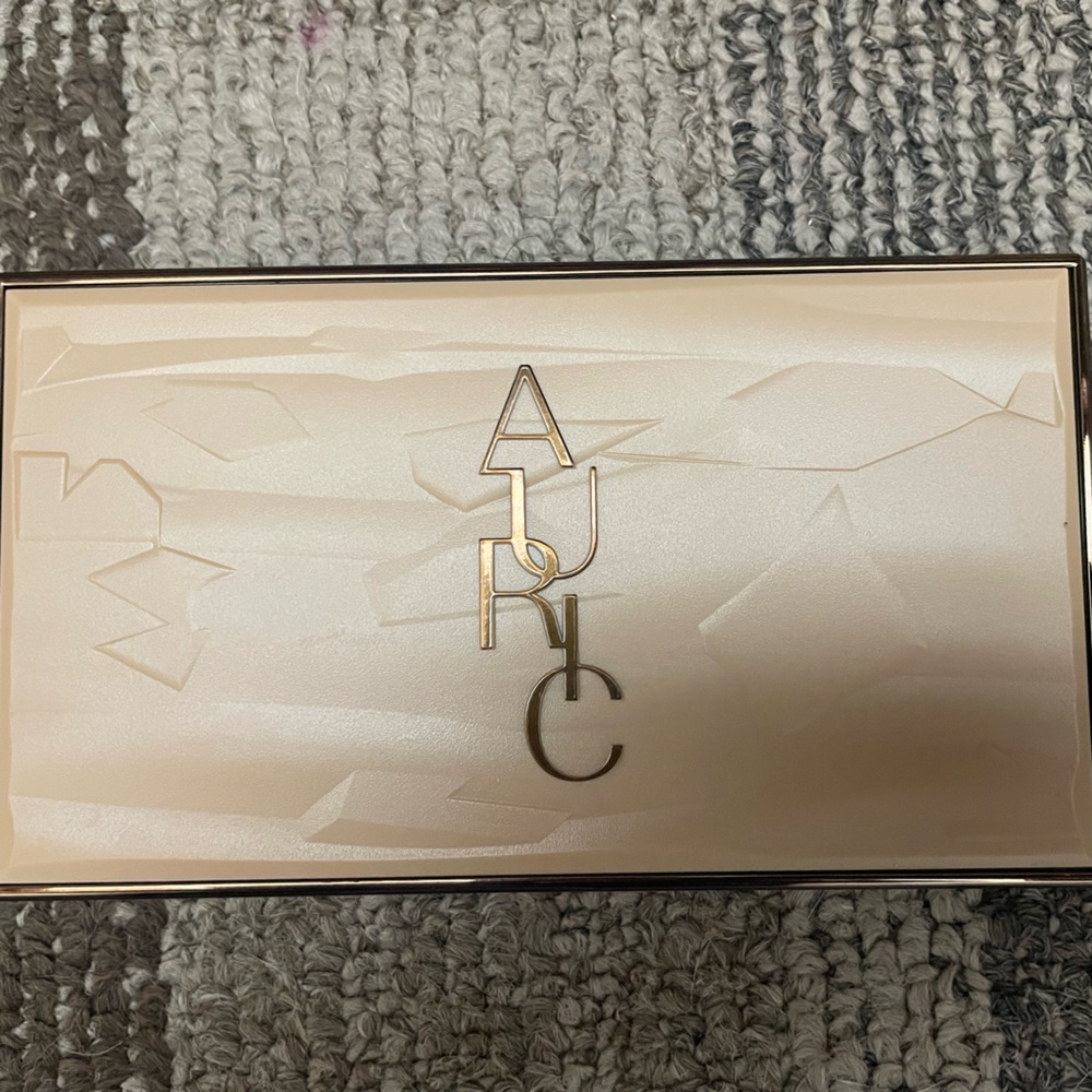 Auric cosmetics daybreak face palette